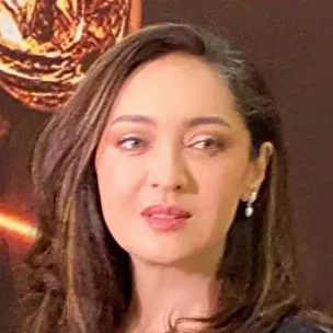 (عکس) تونل زمان؛ فیلمبرداری نیکی کریمی در یک قهوه‌خانه در لبنان؛ سال ۱۳۸۹