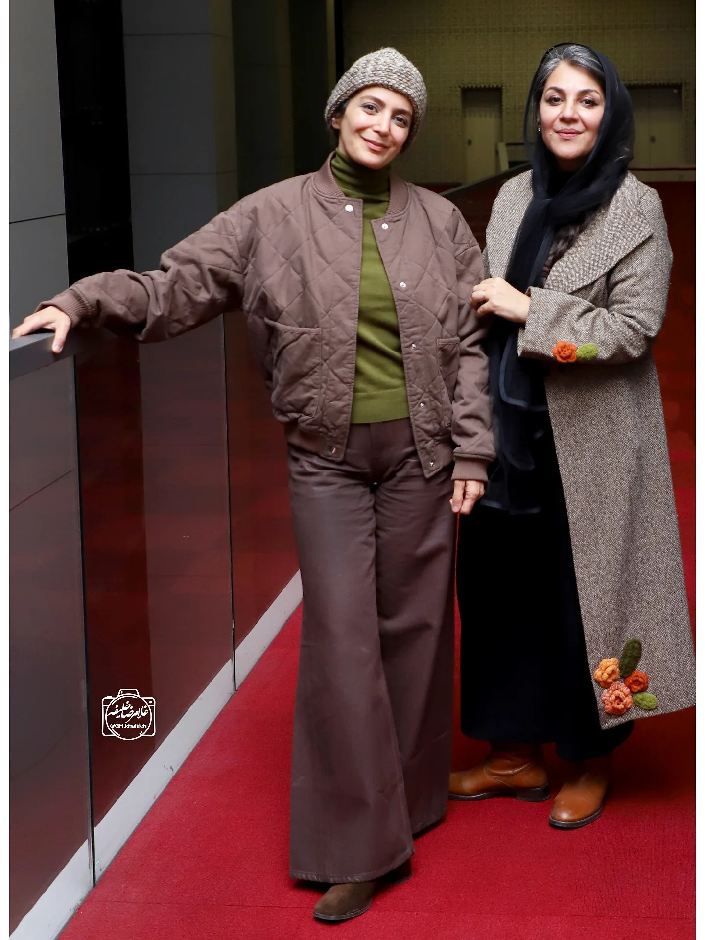 (عکس) استایل زمستانی الهام کردا با کلاه بافت در اکران «آن سوی حصارهای لالهزار» (عکس) استایل زمستانی الهام کردا با کلاه بافت در اکران «آن سوی حصارهای لالهزار»