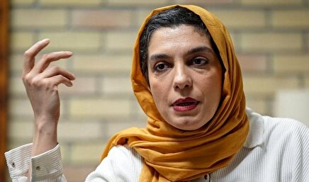 (ویدئو) خنده‌های عجیب الیکا عبدالرزاقی هنگام صحبت کردن درباره فوت پدرش!