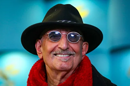 (ویدئو) فرهاد آئیش: مثل عقده‌ای‌ها فامیلی‌ام را تغییر دادم! | آئیش یعنی چی؟