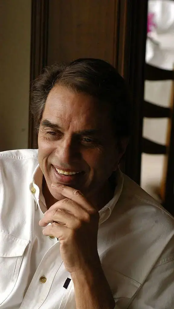 «ابرمرد» بالیوود و بازیگر فیلم شعله درگذشت | بیوگرافی و آثار «درمندرا» «ابرمرد» بالیوود و بازیگر فیلم شعله درگذشت | بیوگرافی و آثار «درمندرا»