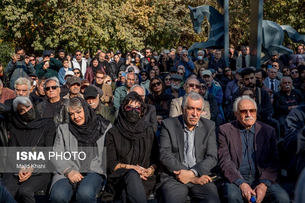 (تصاویر) حضور هنرمندان در مراسم تشییع هادی مرزبان