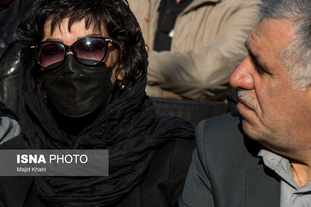 (تصاویر) حضور هنرمندان در مراسم تشییع هادی مرزبان