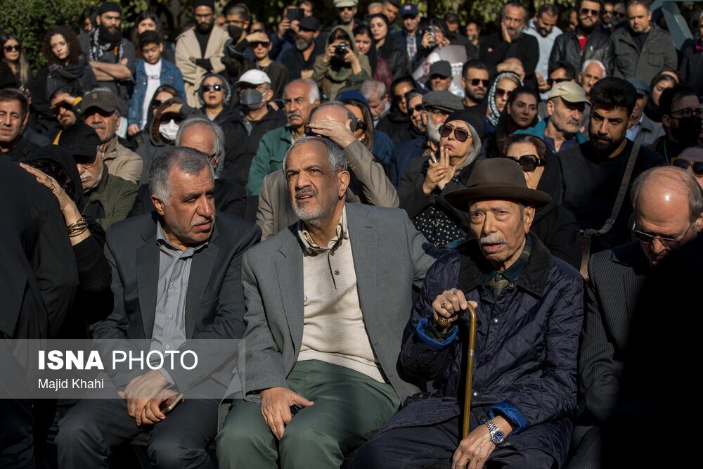 (تصاویر) حضور هنرمندان در مراسم تشییع هادی مرزبان