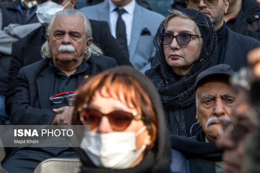 (تصاویر) حضور هنرمندان در مراسم تشییع هادی مرزبان