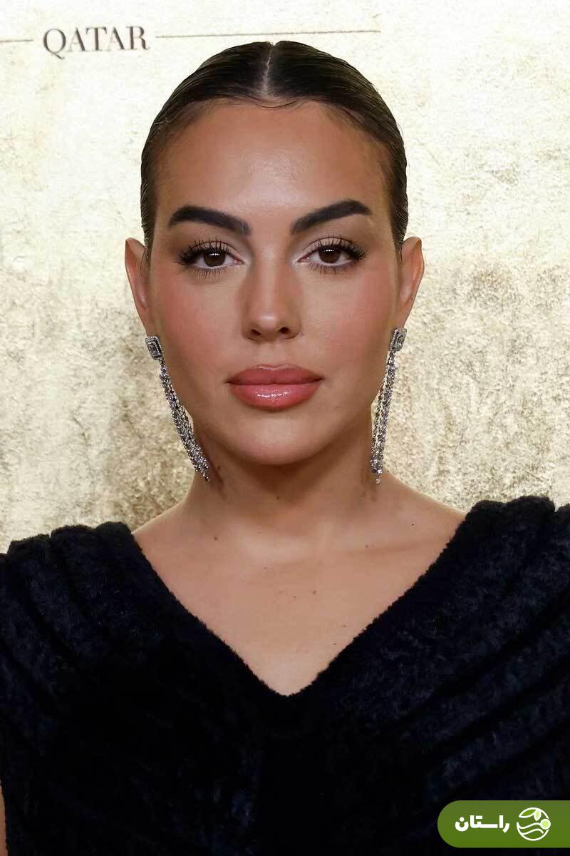 (تصاویر) جورجینا رودریگز در مراسم FTA قطر با یک لباس تاریخی از طراح تونسی ظاهر شد