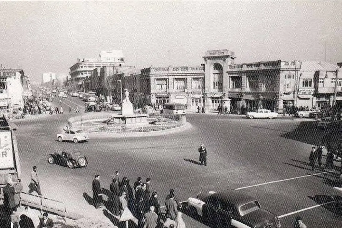 (عکس) تونل زمان؛ درگیری مسلحانه و تیراندازی در چهار راه مخبرالدوله خبرساز شد!