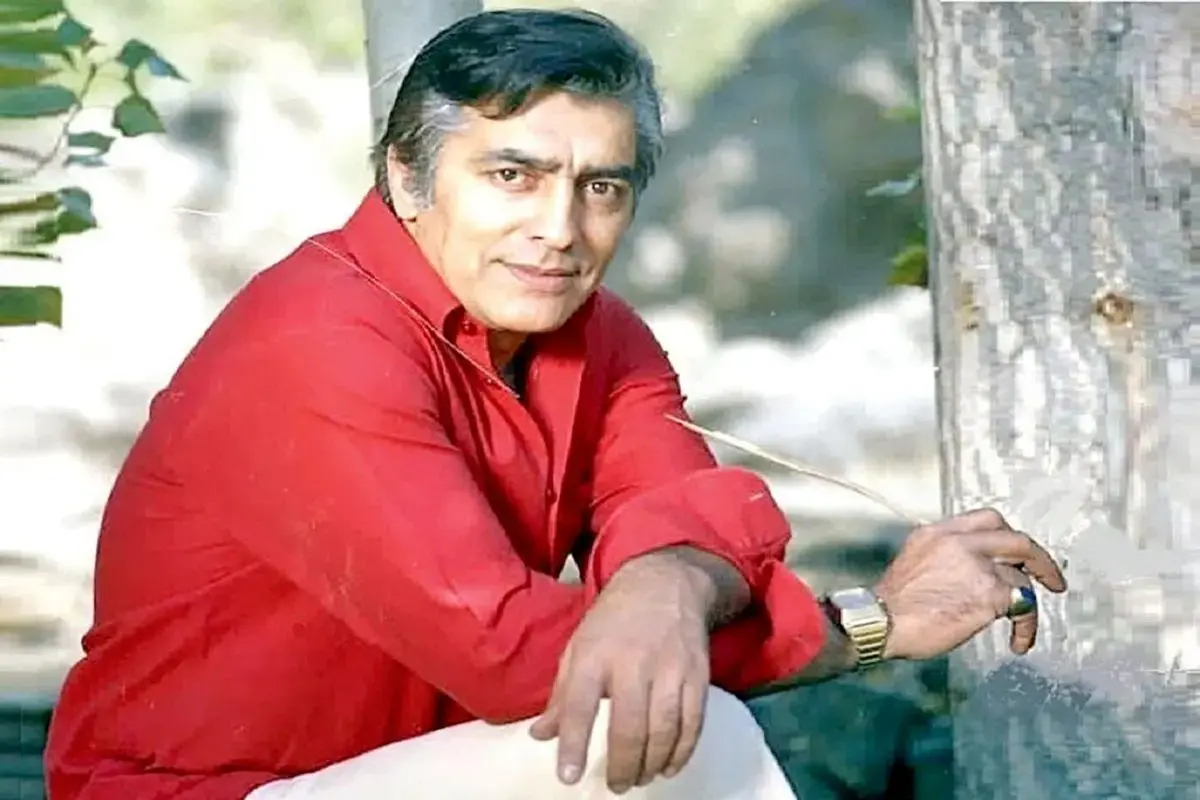 (عکس) محمدعلی فردین در مغازه فرش فروشی خودش؛ دهه ۷۰