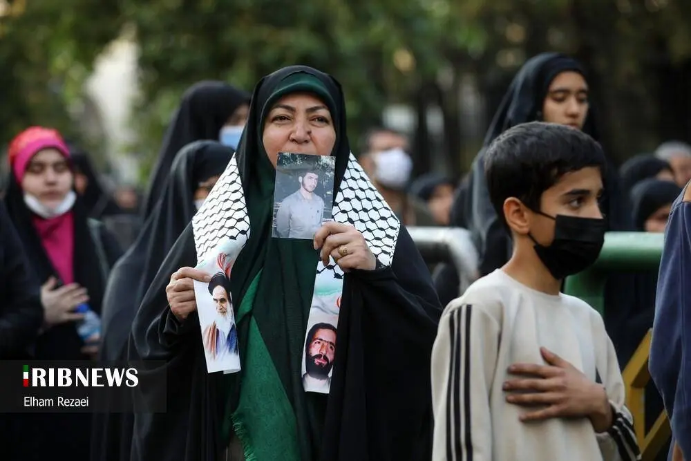 عکس| حضور سردار قاآنی در تجمع حجاب دانشگاه تهران عکس| حضور سردار قاآنی در تجمع حجاب دانشگاه تهران