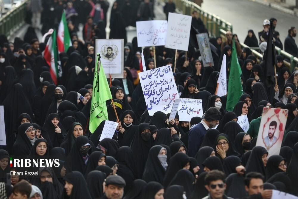 عکس| حضور سردار قاآنی در تجمع حجاب دانشگاه تهران عکس| حضور سردار قاآنی در تجمع حجاب دانشگاه تهران