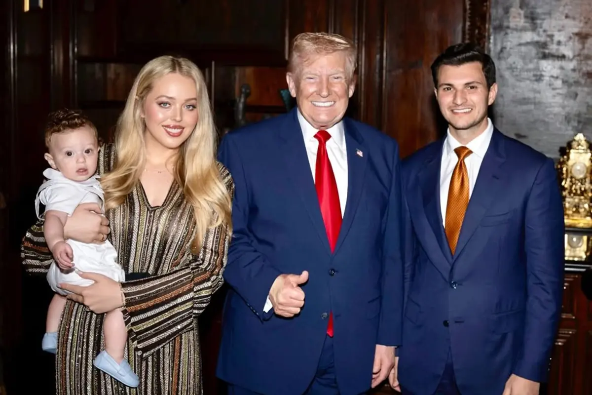 عکس| ترامپ و کوچکترین نوه‌اش در روز شکرگزاری