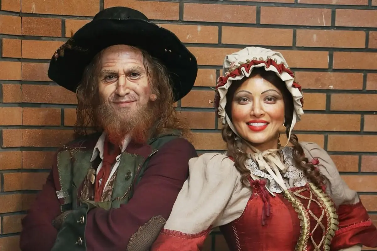 (عکس) سلفی هوتن شکیبا، بهنوش طباطبایی و رایان سرلک در شب آخر نمایش اولیور توئیست