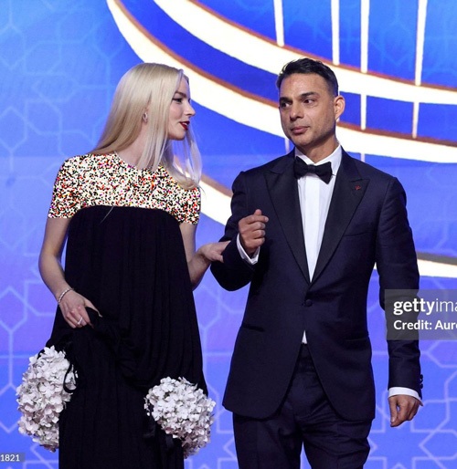 چند توصیه برای آقای پیمان معادی؛ یکنواخت بودن شما همه ما را خسته کرد! چند توصیه برای آقای پیمان معادی؛ یکنواخت بودن شما همه ما را خسته کرد!