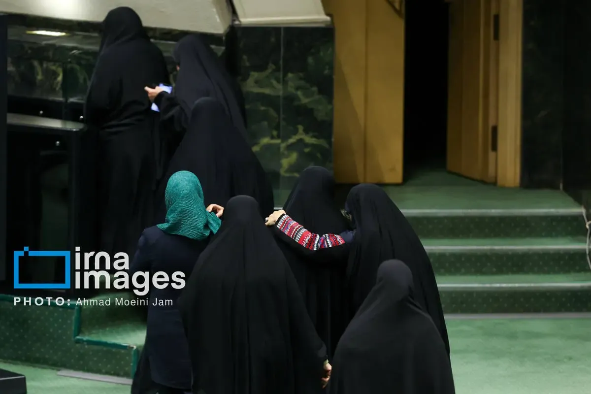 قالیباف در حلقه نمایندگان زن