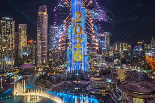 (ویدئو) جشن سال نو میلادی در دبی با آتش‌بازی برج خلیفه