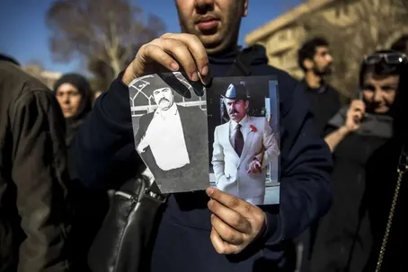 (عکس) متن و حاشیه تشییع پیکر عنایت بخشی