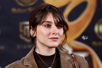 (عکس) فاطمه مسعودی‌فر بر فرش قرمز حافظ؛ استایل پاییزی ستاره «زخم کاری»