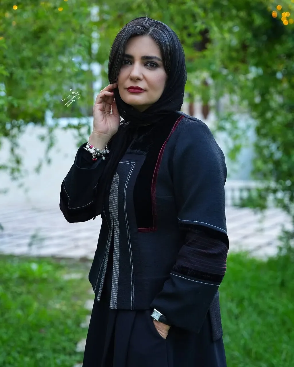 لیندا کیانی با لباس مجلسی مشکی