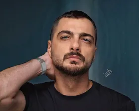 سجاد بابایی بازیگر شغال به استایل نوید محمدزاده رو آورد!