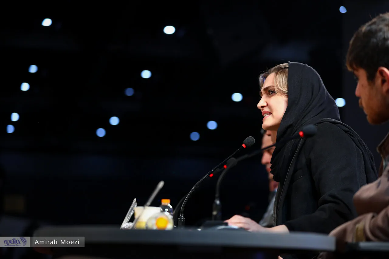 الناز ملک در نشست فیلم «خیابان جمهوری» در جشنواره فیلم فجر