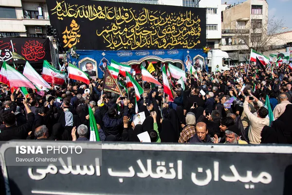 مراسم تشییع &laquo;علی لاریجانی&raquo;، &laquo;غلامرضا سلیمانی&raquo; و قهرمانان &laquo;ناو دنا&raquo;