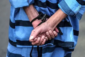 (ویدئو) اعترافات عجیب سارق عنکبوتی: اکثر مردم طلاها را در میز آرایش نگه‌داری می‌کنند