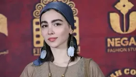 (ویدئو) استایل متفاوت سونیا حسینی، نیکای سریال پایتخت در جشن حافظ