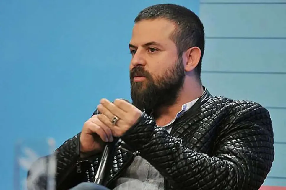 انتقاد تند هومن سیدی به حضور هنرمندان در جشنواره فجر: هیچ جشنواره و هیچ دیده‌ شدنی ارزش عبور از جان انسان را ندارد