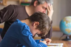 با درس نخواندن بچه‌ها چه کنیم؟