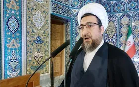 (عکس) امام‌ جمعه تبریز لباس رزم بر تن کرد