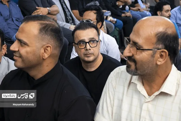 مراسم ختم مادر عموپوررنگ