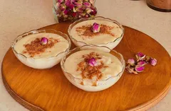 طرز تهیه فرنی تبریزی؛ دسر لطیف و خوش‌عطر تبریزی‌ها را یاد بگیرید