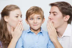 آموزش مسائل جنسی به کودکان: از چه سنی و چگونه باید انجام شود؟