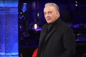 عکس جدید ایرج نوذری با دخترانش دلناز و دلربا