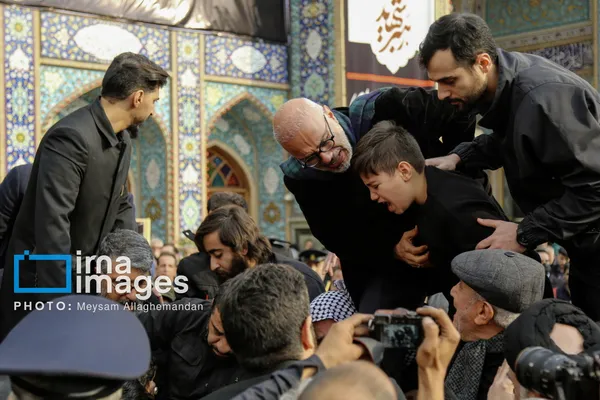 خاکسپاری پیکر شهید علی شمخانی در امامزاده صالح (ع)