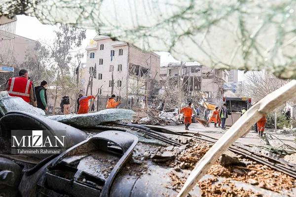 آثار حمله هوایی به خیابان ملک الشعرای بهار