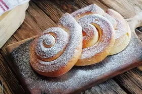 طرز تهیه نان مایورکا شیرین و خوشمزه؛ مناسب برای صبحانه