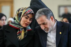 تصویری جدید از عباس عراقچی در کنار همسرش آرزو احمدوند