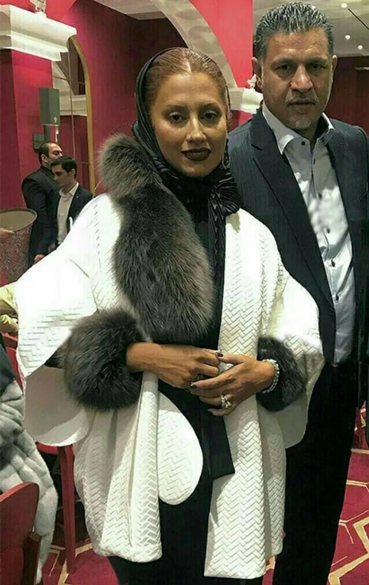 علی دایی و همسرش مونا فرخ‌آذری