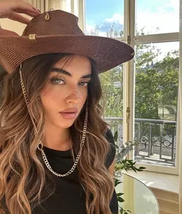 بیوگرافی کیمیا حسینی؛ دختر اهوازی رتبه ۲۱ در میان ۱۰۰ زن زیبای جهان را به دست آورد + تصاویر