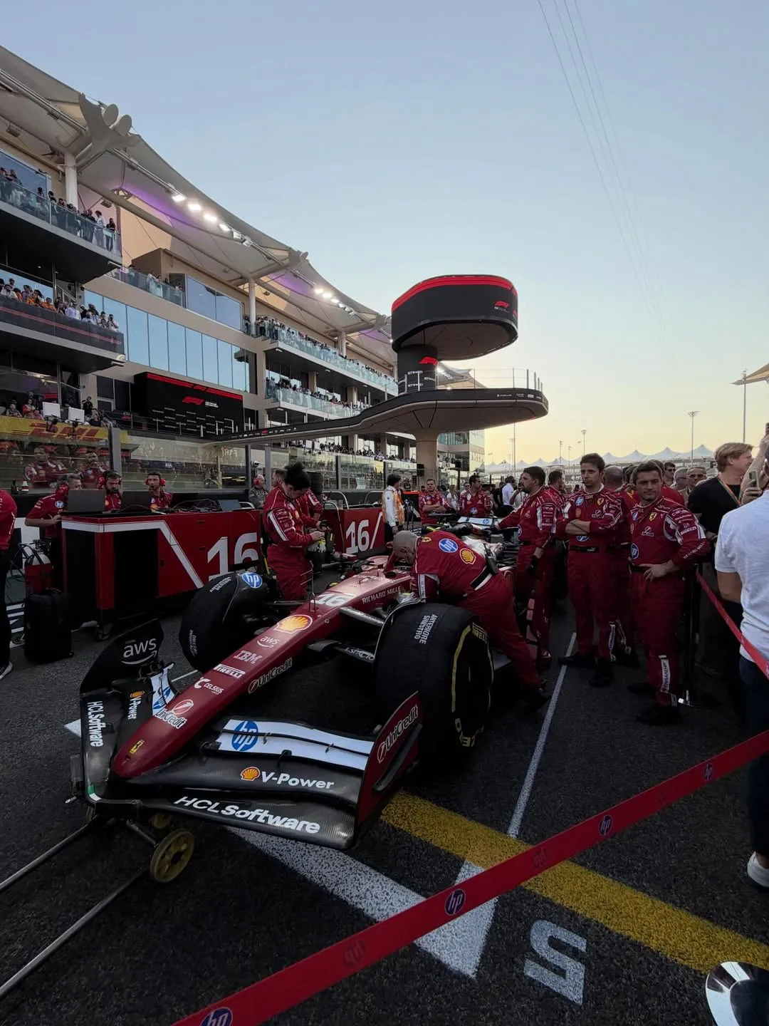 سفر آنا د آرامس به ابوظبی