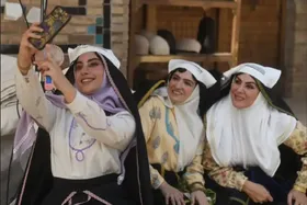 (عکس) سلفی دیده نشده بازیگران زن «بامداد خمار»؛ ترلان پروانه، لاله اسکندری و گلاره عباسی