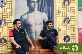 عکس زیرخاکی از علیرضا دبیر و پژمان درستکار با کت و شلوار گشاد