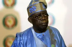 (ویدئو) زمین خوردن رئیس‌جمهور نیجریه در دیدار با اردوغان سوژه شد