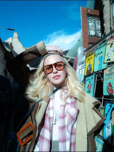 (عکس) گشت و گذار جذاب مدونا در مراکش