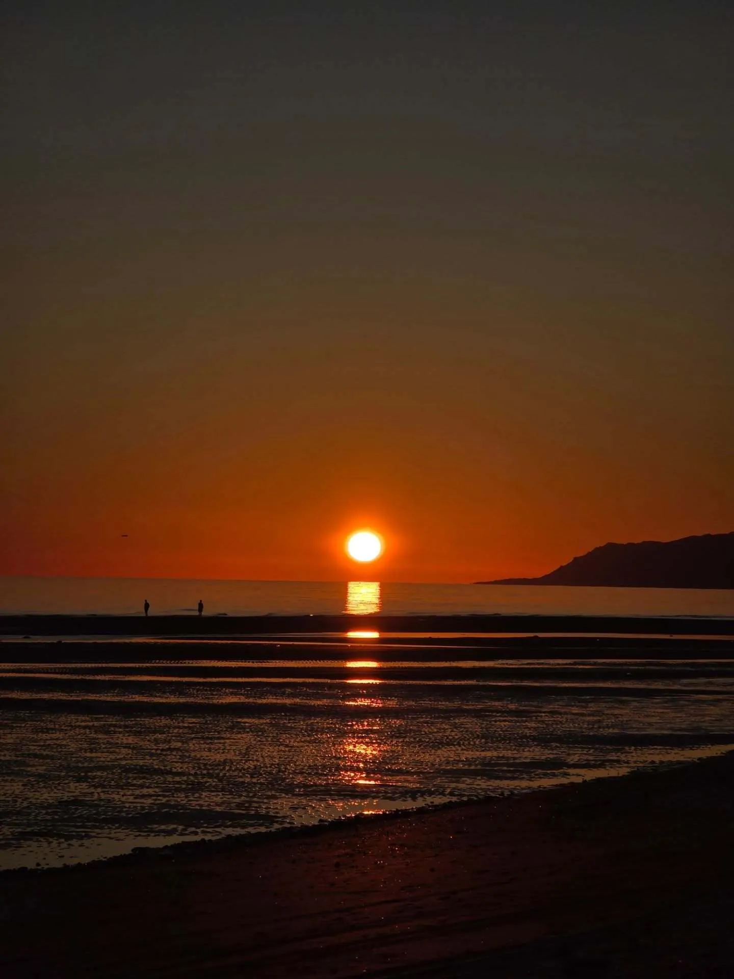سفر بهرام رادان و همسرش به قشم