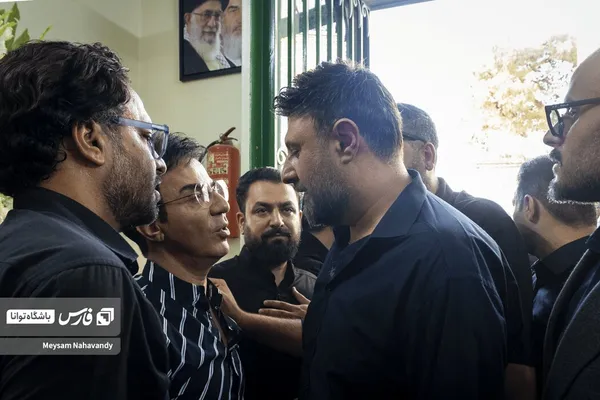 مراسم ختم مادر عموپوررنگ