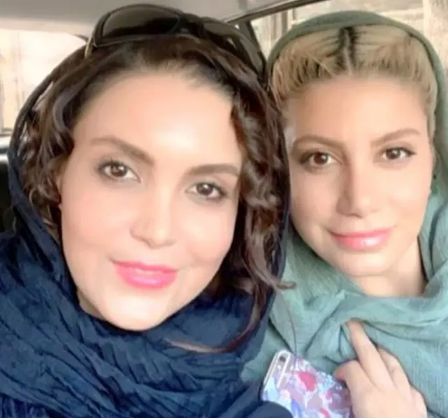 سلفی سامیه لک با خواهرش