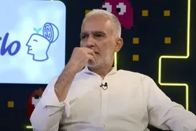 (ویدئو) شوخی حاشیه‌ساز بیژن بنفشه‌خواه در گفت‌وگوی با امیرحسین قیاسی: دوست داشتم نقش بابای پیمان معادی رو بازی می‌کردم