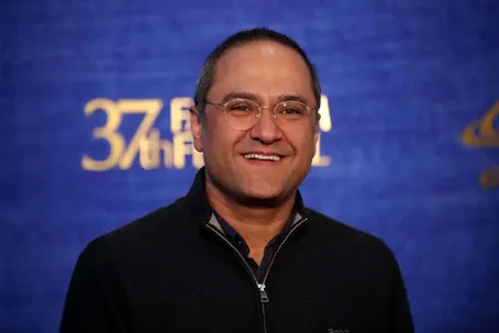 واکنش رامبد جوان به جنگ: این خاک، همچنان استوار، می‌ماند